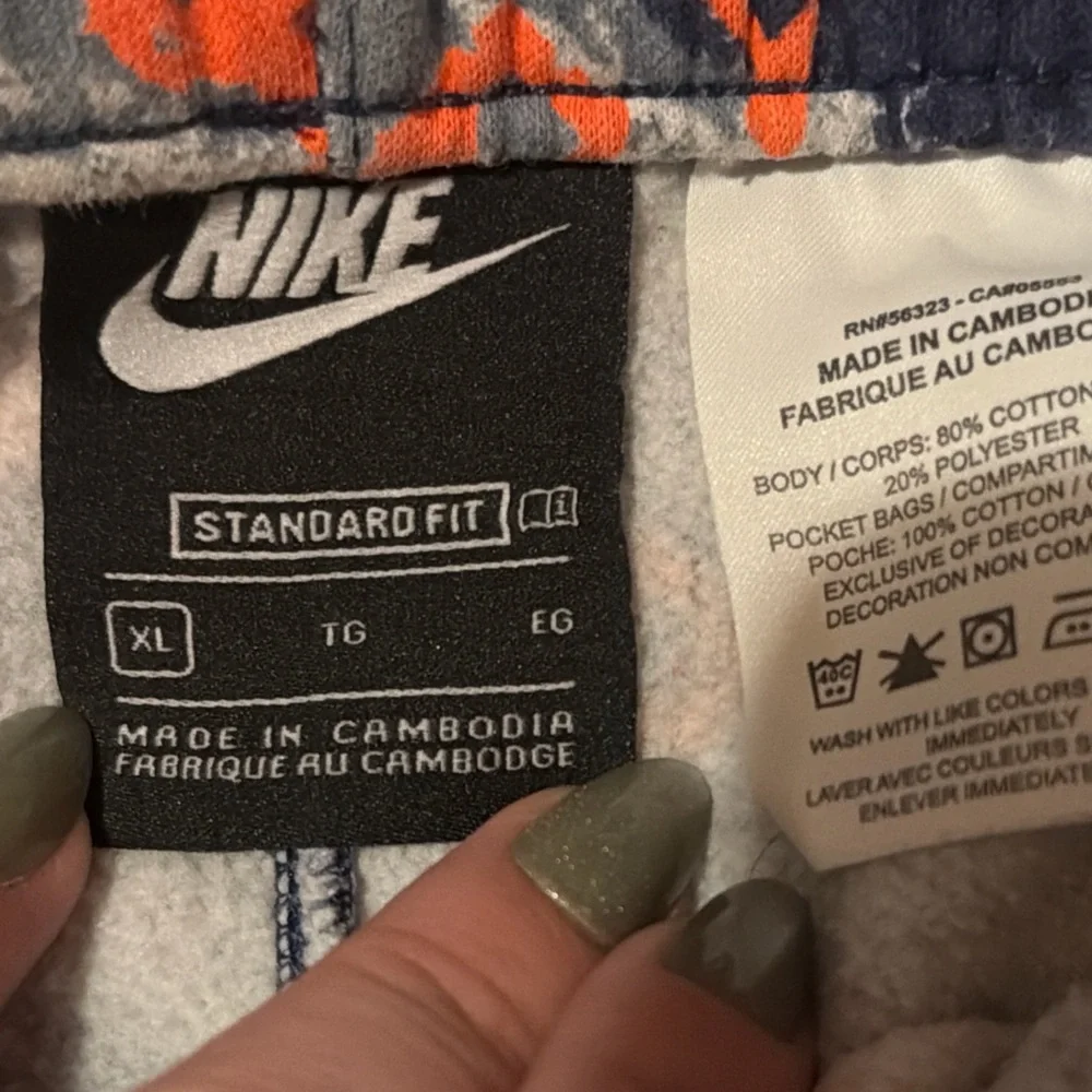 Nike Kids Gray & Orange Graphic Sweatpants